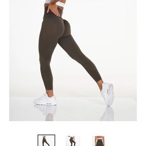 Solid seamless leggings- Olive